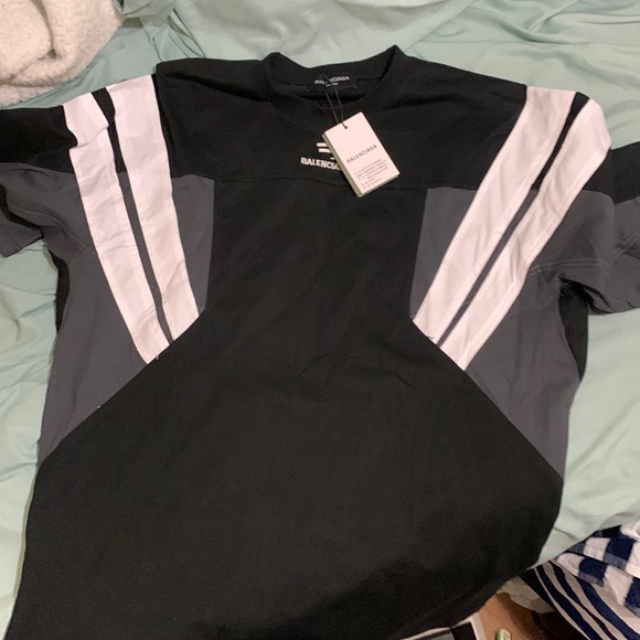 Balenciaga t shirt - Picture 1 of 2